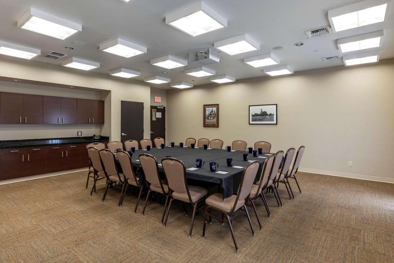 Sleep Inn & Suites Miles City Buitenkant foto
