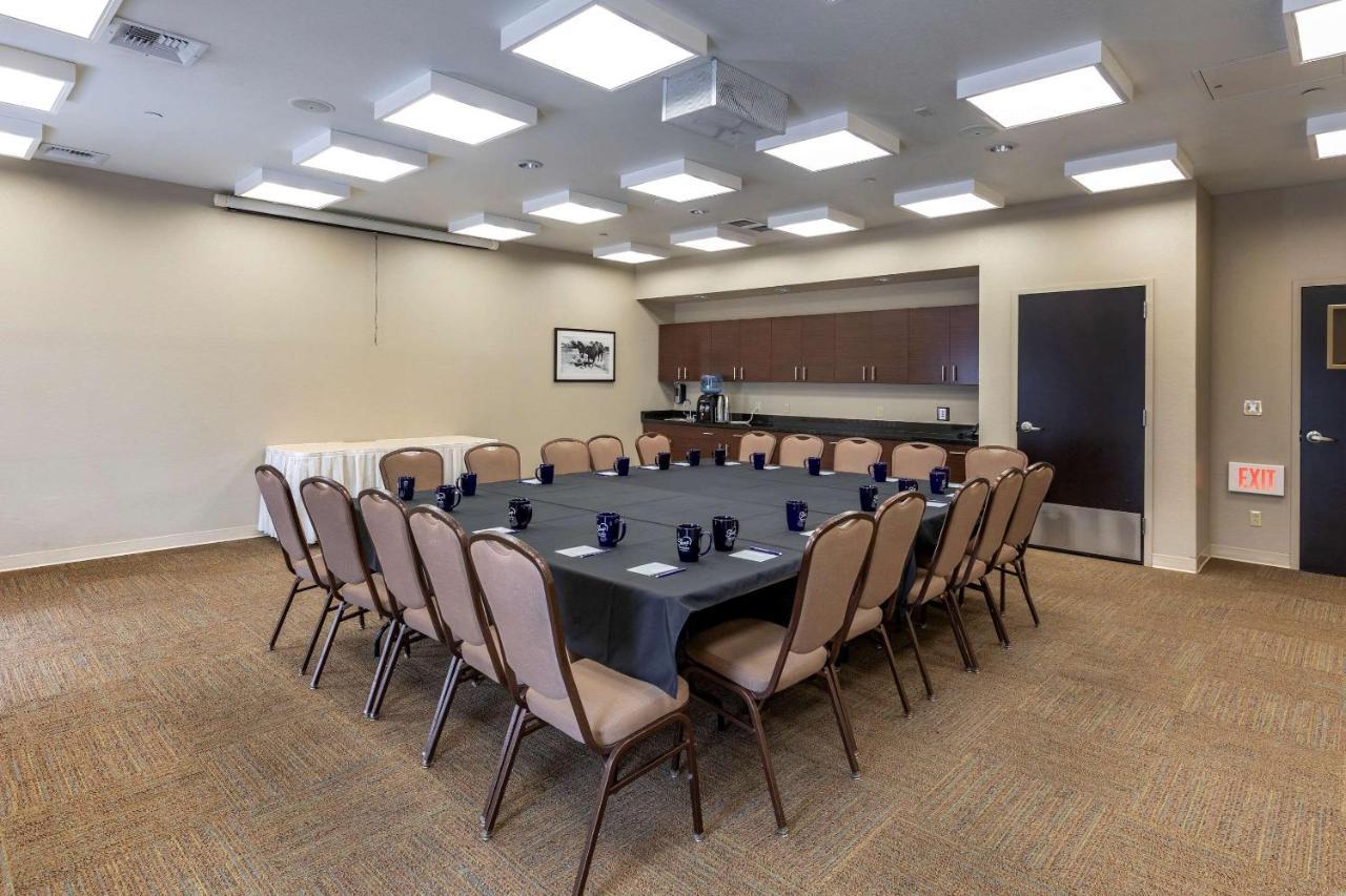 Sleep Inn & Suites Miles City Buitenkant foto