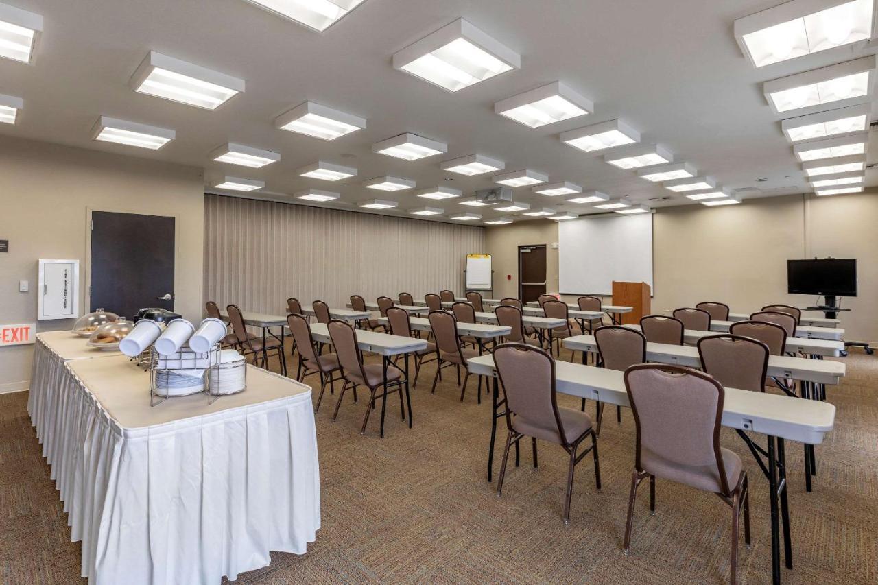 Sleep Inn & Suites Miles City Buitenkant foto